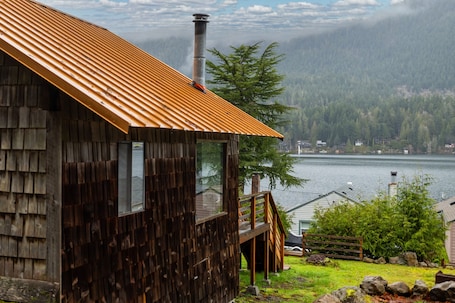 Exterior. Hidden Gem- Lake Sutherland Retreat