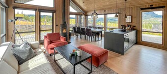 Cozy home in Svingvoll with house a mountain view