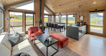 Cozy home in Svingvoll with house a mountain view