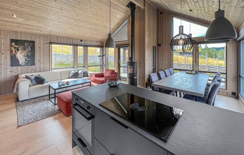 Cozy home in Svingvoll with house a mountain view