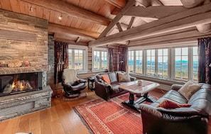 TV, fireplace - Nice home in Lillehammer (Lillehammer)