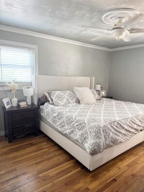 3 bedrooms, WiFi, bed sheets - RYDER CUP home with heated pool down the road from all the action (Massapequa Park)