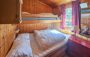 3 bedrooms, travel cot, free WiFi