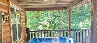 Deluxe 2-Bedroom Cabin