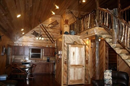 Deluxe 2-Bedroom Cabin