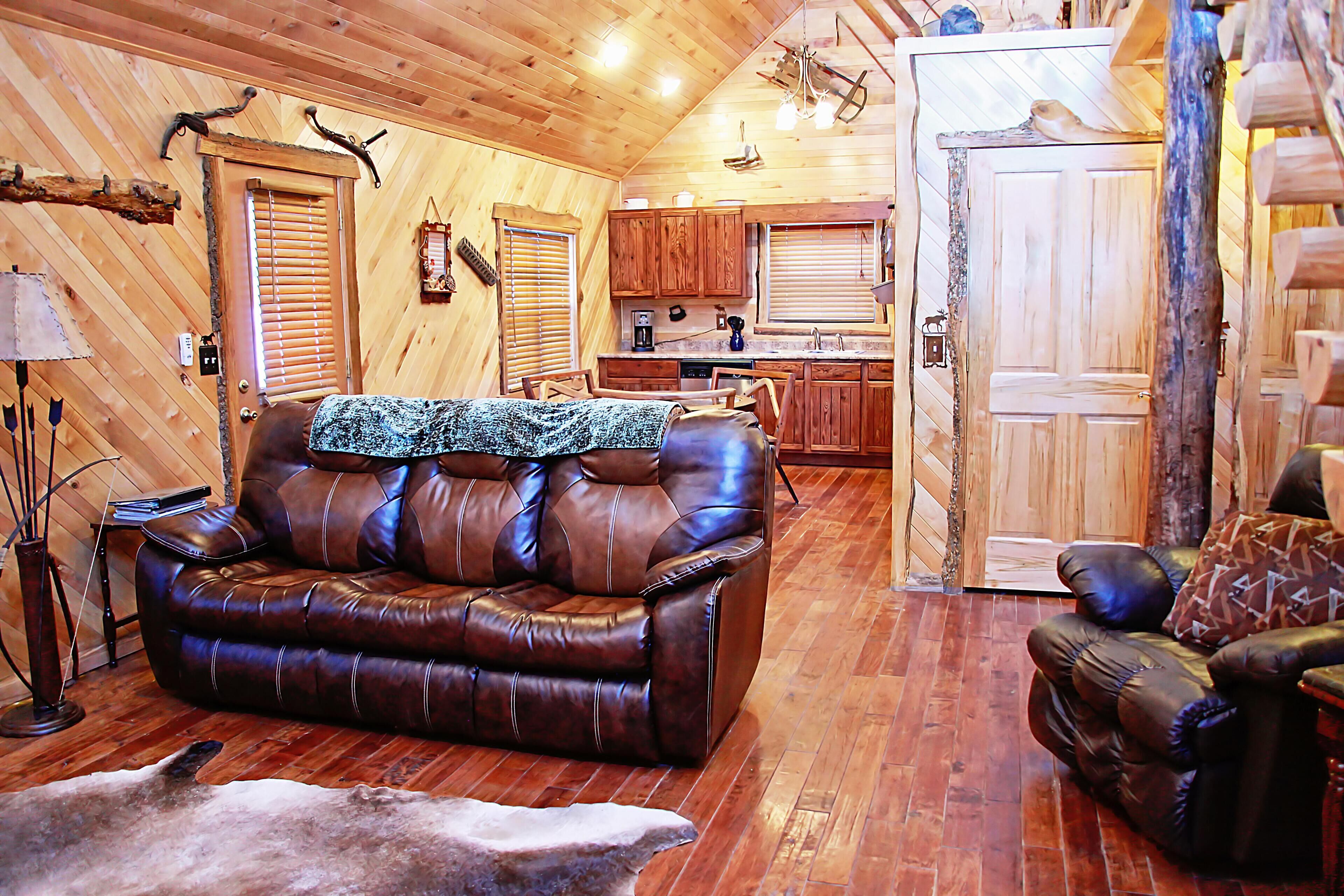 Televisión, chimenea, reproductor de DVD y futbolito 