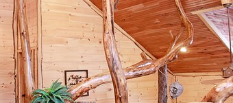 Deluxe 4-Bedroom Log Cabin