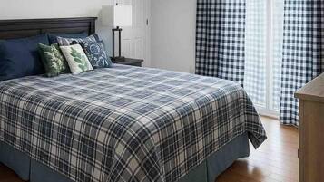 3 habitaciones, escritorio, tabla de planchar con plancha y wifi gratis