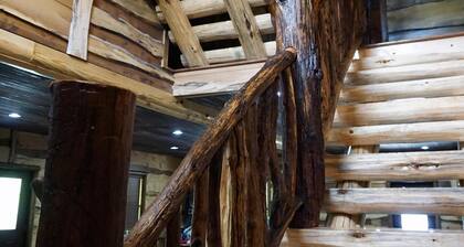 6-Bedroom Master Deluxe, 5.5-Bath Log Cabin with Theater Room