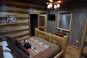 6 bedrooms, iron/ironing board, free WiFi, bed sheets