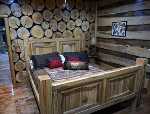 6 bedrooms, iron/ironing board, free WiFi, bed sheets - 6-Bedroom Master Deluxe, 5.5-Bath Log Cabin with Theater Room (chapmanville)