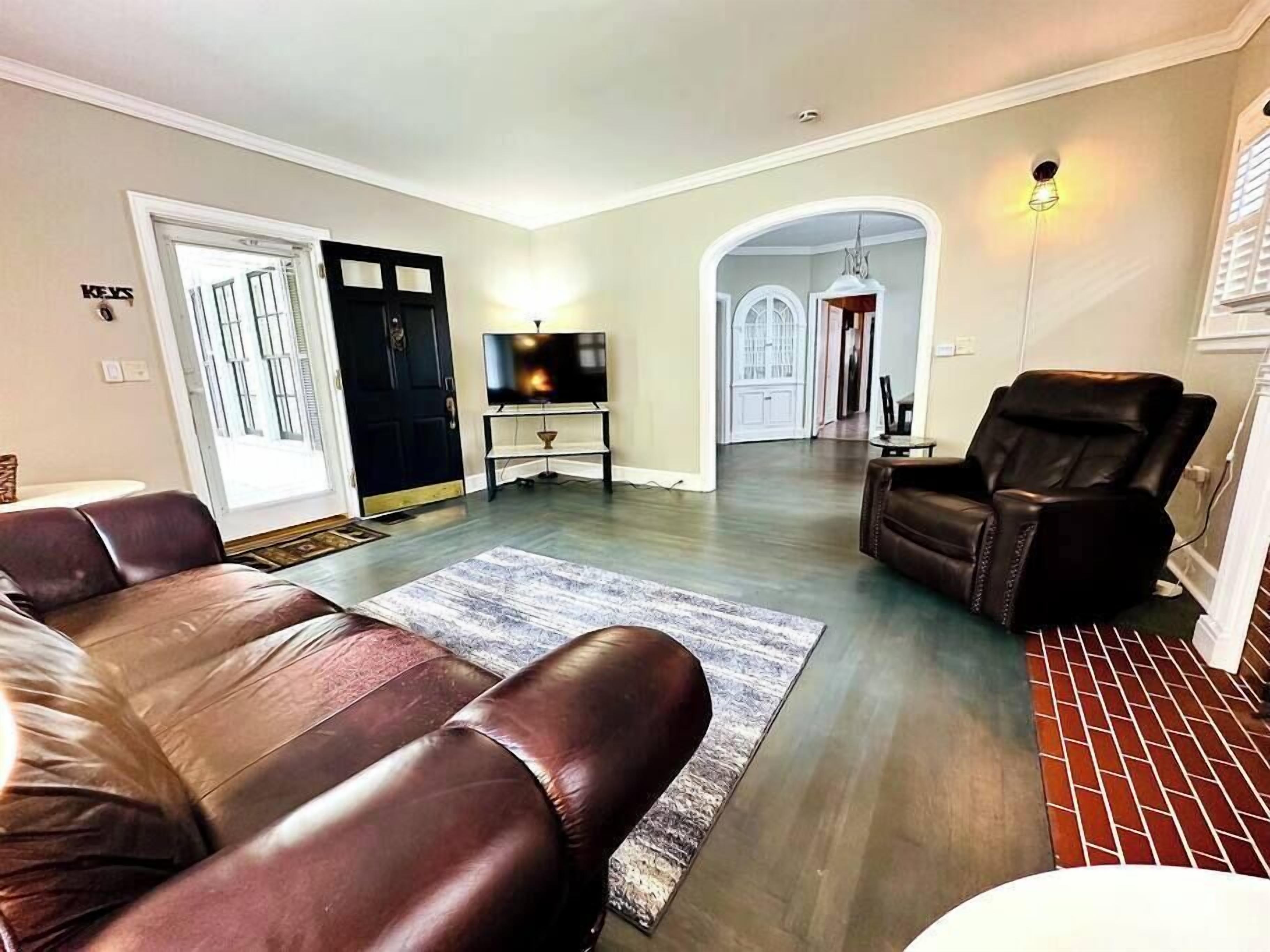 Televisión y chimenea 