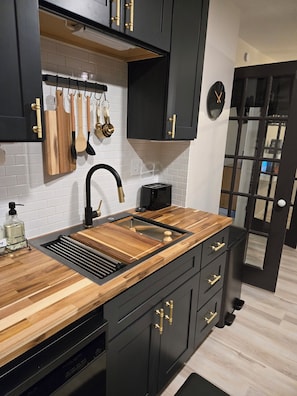 Microwave, oven, stovetop, dishwasher