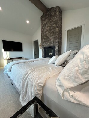 4 室のベッドルーム、アイロン / アイロン台、WiFi、ベッドシーツ