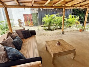 Apartamento, 1 cama King, varanda, vista para o jardim | Terraço/pátio