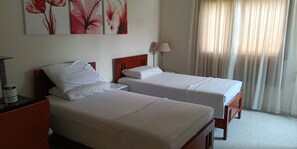 4 Schlafzimmer, Bügeleisen/Bügelbrett, Internetzugang