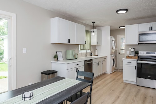 Renovated Retreat, Fire-Pit, 2 King Beds