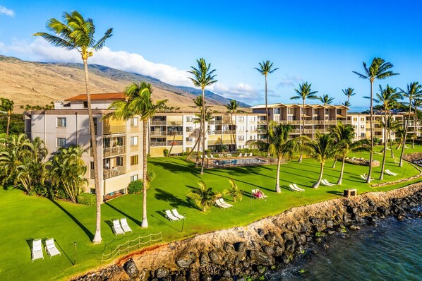 Exterior - Oceanfront with Incredible Sunrise Ocean Views (Wailuku)