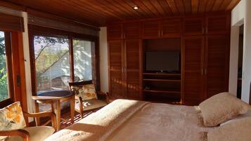 3 bedrooms, bed sheets