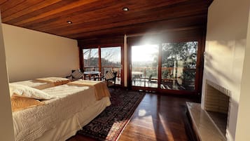 3 bedrooms, bed sheets