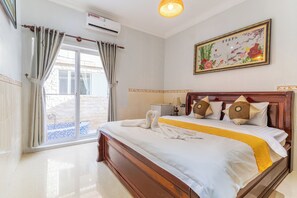4 Schlafzimmer, Schreibtisch, Bügeleisen/Bügelbrett, kostenloses WLAN