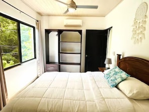 Departamento, balcón, vista a la alberca | Vista al jardín