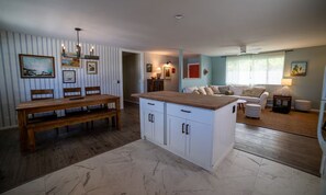 Interior - Stylized Captain's House (Captain Cook)