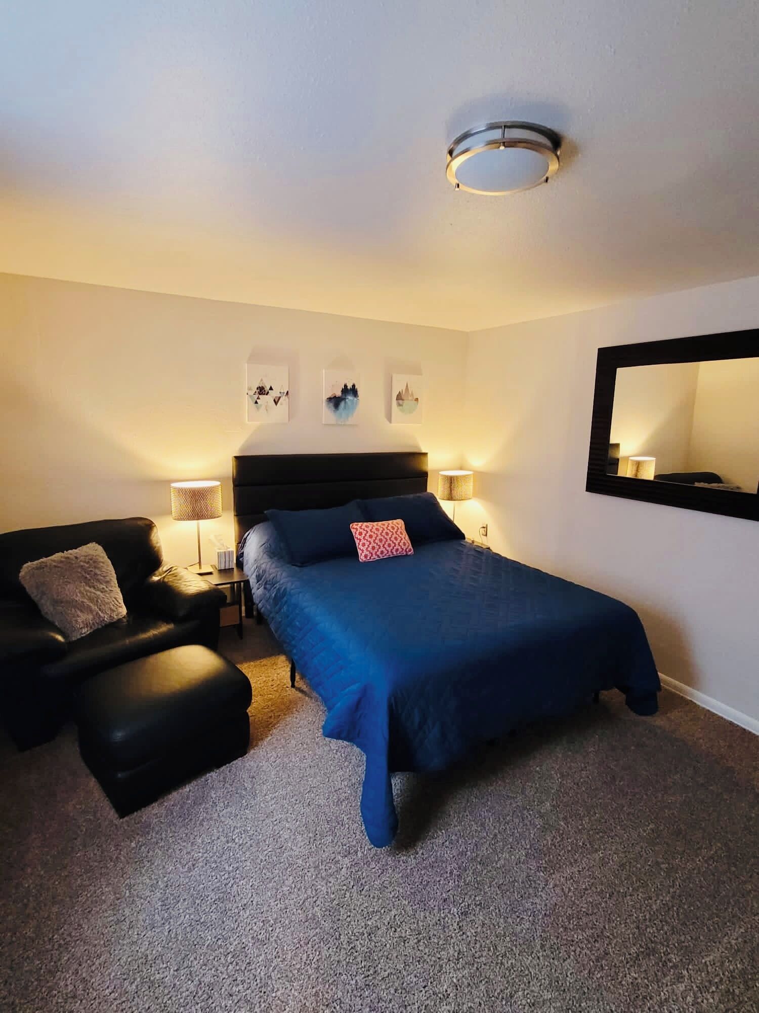 2 bedrooms, iron/ironing board, WiFi, bed sheets