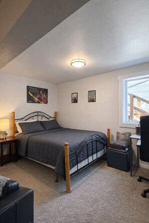 2 chambres, fer et planche à repasser, Wi-Fi, draps fournis