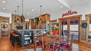 Dining - Rustic Modern Retreat with Panoramic Views in Tuhaye (Hideout)