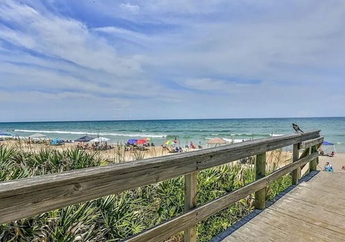 New luxury Beach Condo“Casa del Mar” Walk to beach, resort style amenities