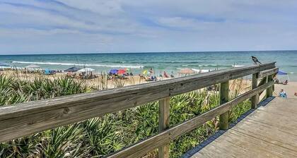 New luxury Beach Condo“Casa del Mar” Wlak to beach, resort style amenities