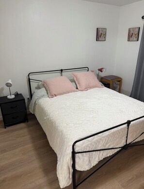 3 dormitorios, escritorio, tabla de planchar con plancha y wifi gratis