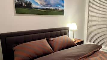 3 slaapkamers, een strijkplank/strijkijzer, wifi, beddengoed