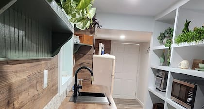 Surrounded by nature, come stay in this 1 bedroom private, serene location