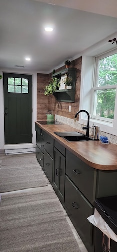 Surrounded by nature, come stay in this 2 bedroom private,  serene location