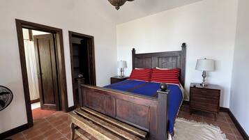 5 bedrooms, internet, bed sheets