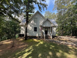 Exterior - Must See at Lake Wedowee! Year-round deep water that comfortably sleeps 14-16. (Wedowee)