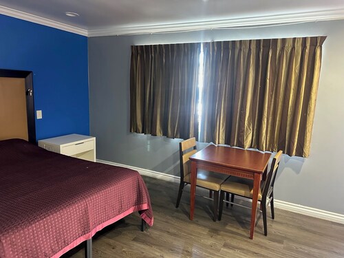 Driftwood Motel - Colton