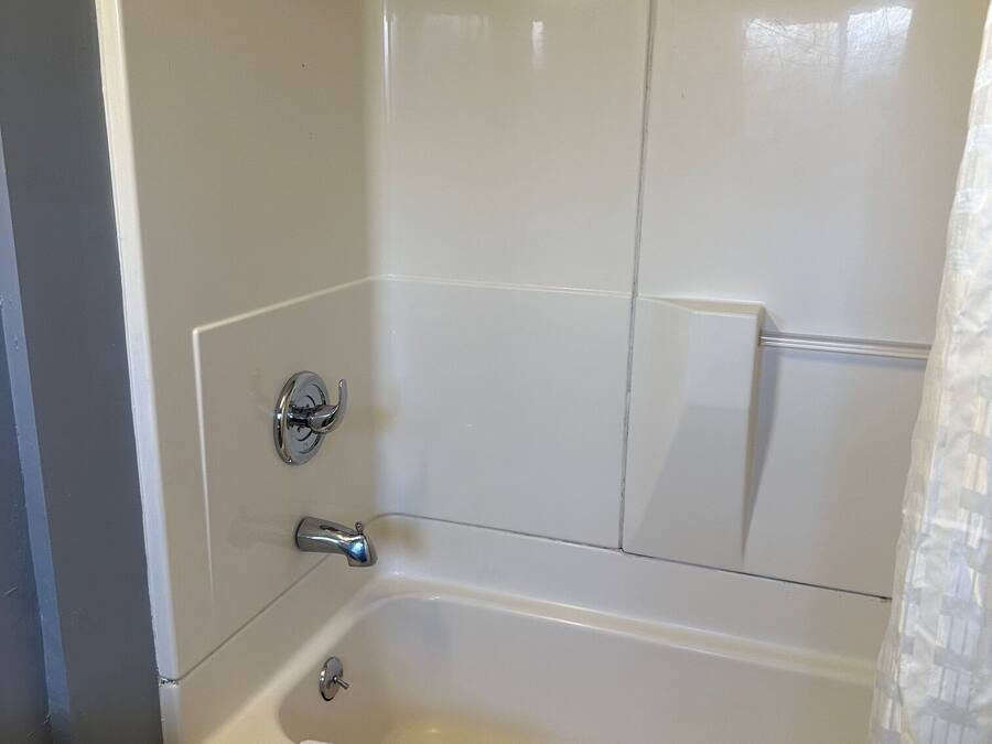 Articles de toilette gratuits, sèche-cheveux, serviettes fournies, savon