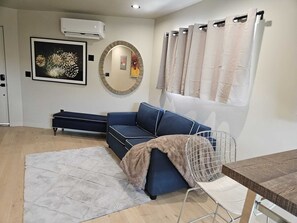 Smart TV - Spacious 2BR modern living in Central Eastside location (Los Angeles)