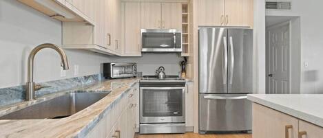 Fridge, microwave, oven, stovetop
