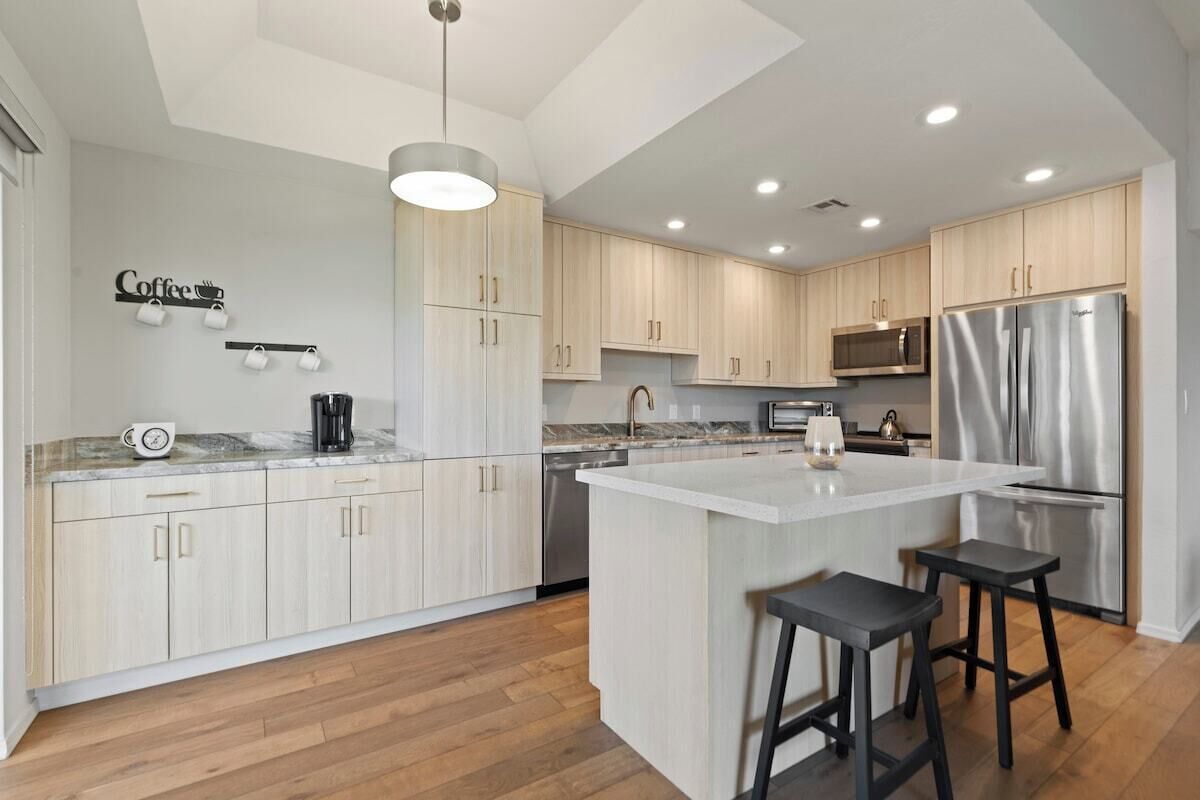 雪櫃、微波爐、焗爐、爐具