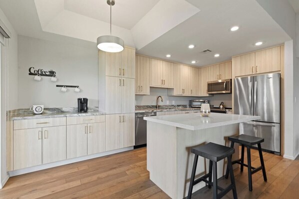 Fridge, microwave, oven, stovetop - Spacious 1BR Condo w/ Patio & Close to Old Town (Scottsdale)