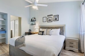 1 bedroom, desk, free WiFi, bed sheets