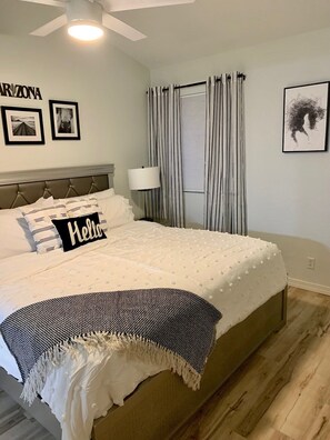 1 bedroom, desk, free WiFi, bed sheets - Rustic Farmhouse Old Town Condo w/ Patio & Pool (Scottsdale)