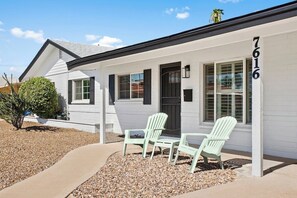 Exterior - Hermosa House in Heart of Old Town Scottsdale (Scottsdale)