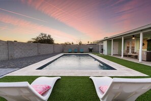 Unclassified image, 2 of 53, button