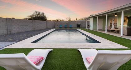 Charming Phoenix Desert Boho - 4BR home with pool, sleeps 8, pet-friendly.