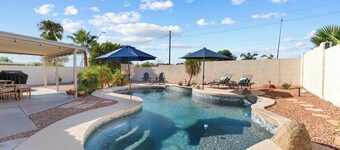 Desert Oasis Retreat w/ Private Pool, Modern Comfort & Space for 10!